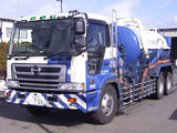大型強力バキューム車
